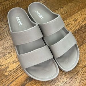 Old Navy grey double strap slides size 8